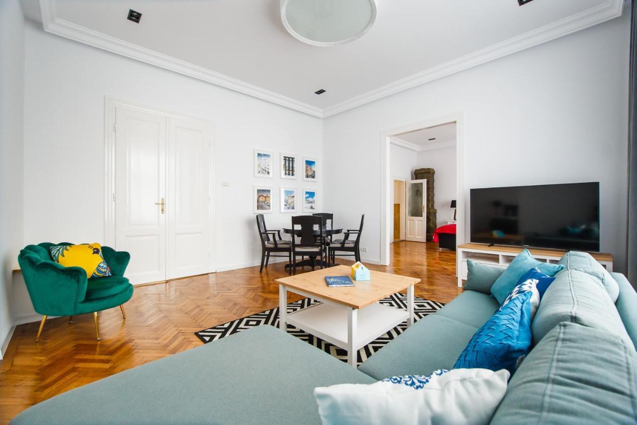Spacious Riverviews Apartment Near Piata Unirii Орадя Экстерьер фото