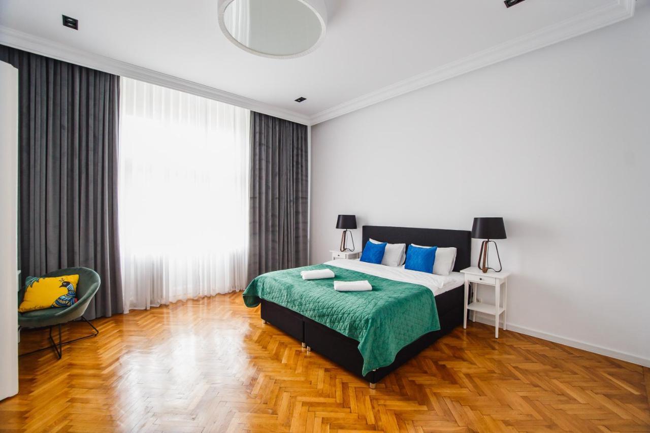 Spacious Riverviews Apartment Near Piata Unirii Орадя Экстерьер фото
